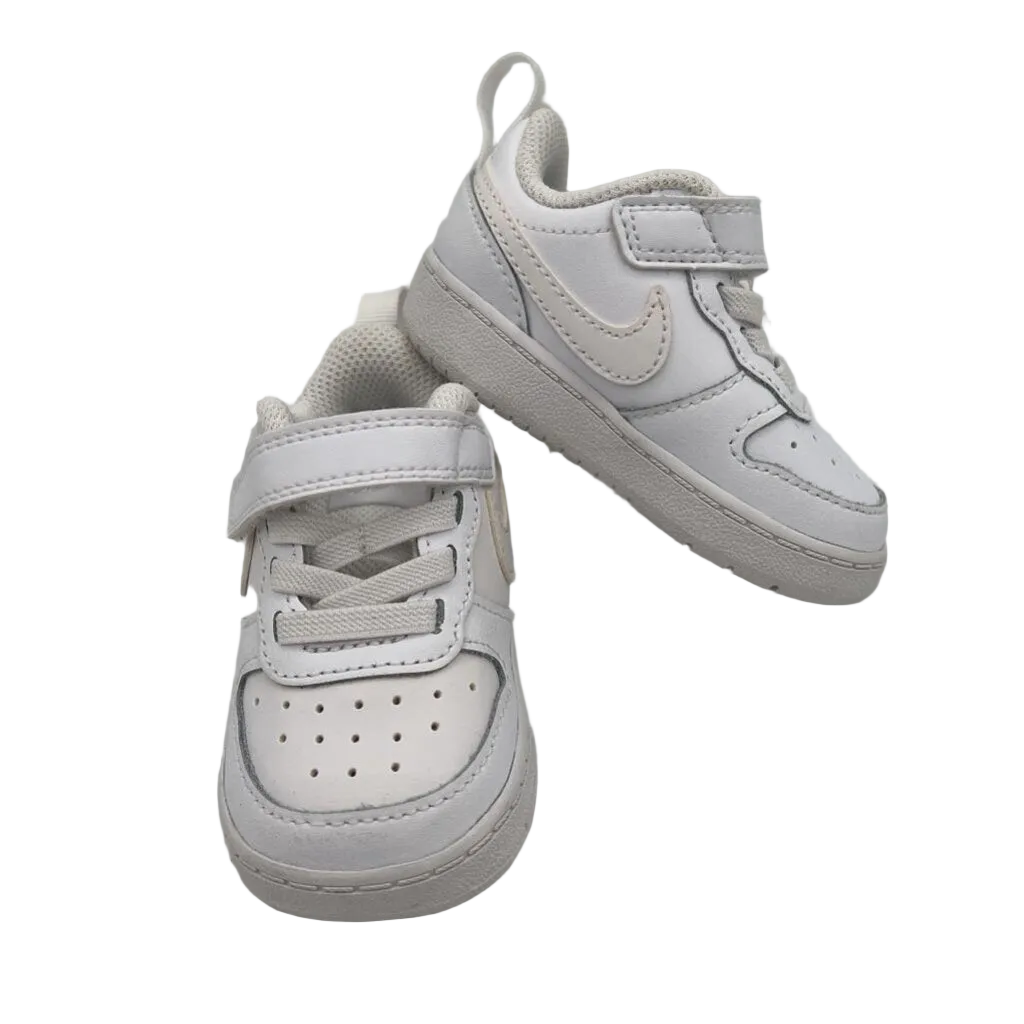 Tennis Shoes / Velcro