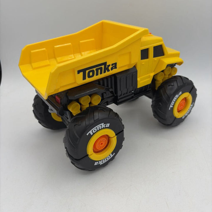 Claw Dump Truck