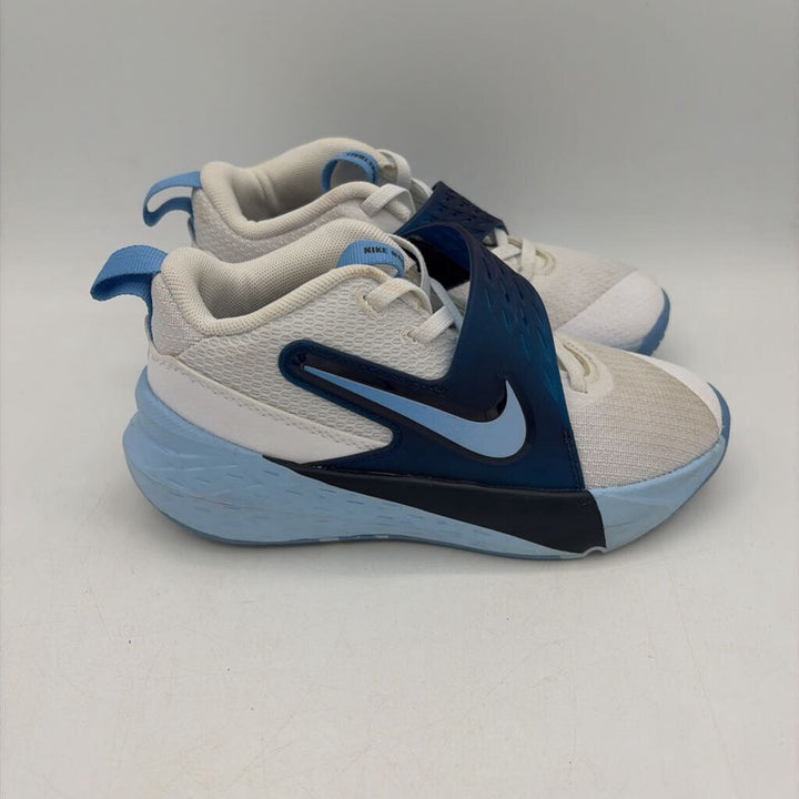 Team Hustle Basketball Sneaker
