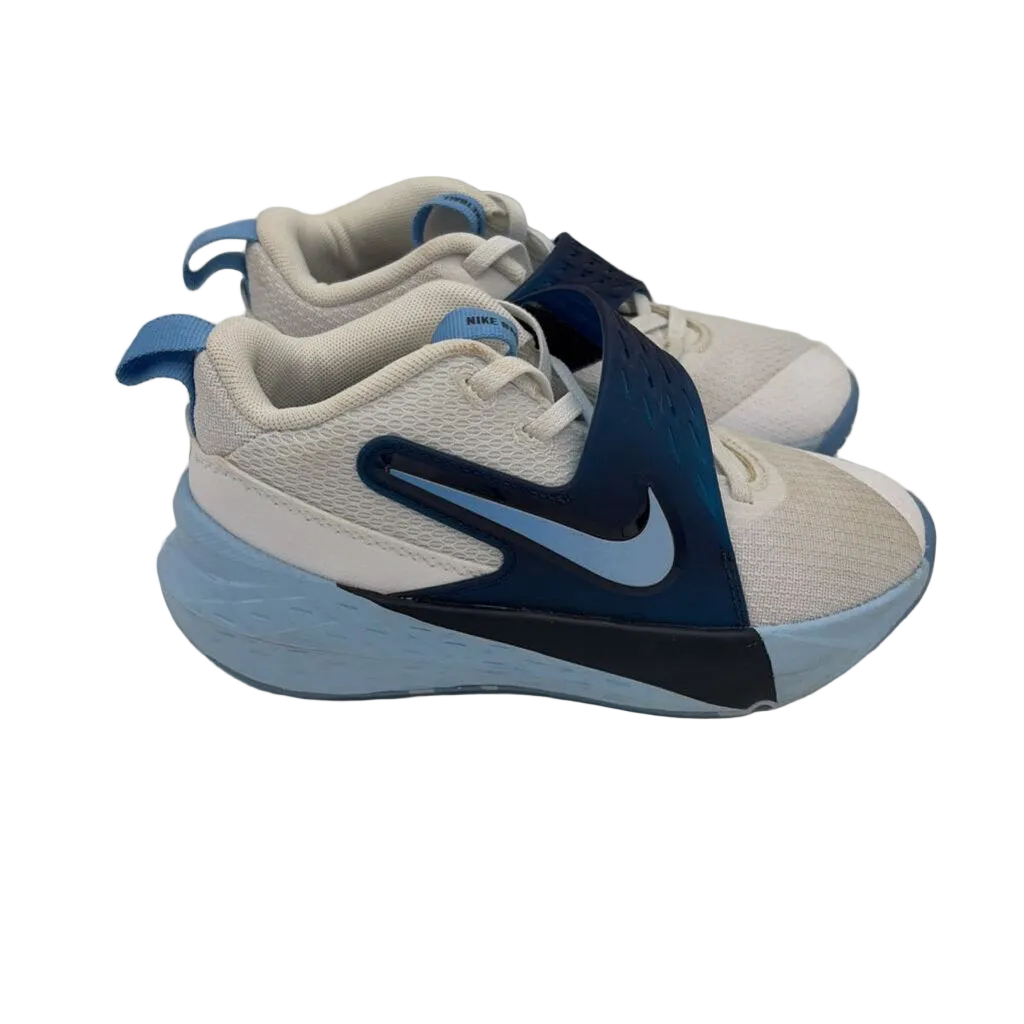 Team Hustle Basketball Sneaker