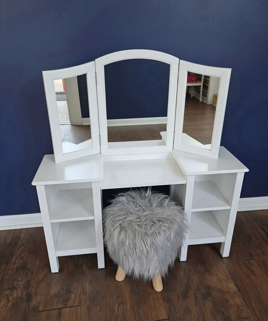 Madeline Play Vanity and Stool
