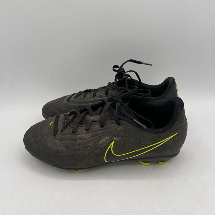 Tiempo Maestro Soccer Cleats