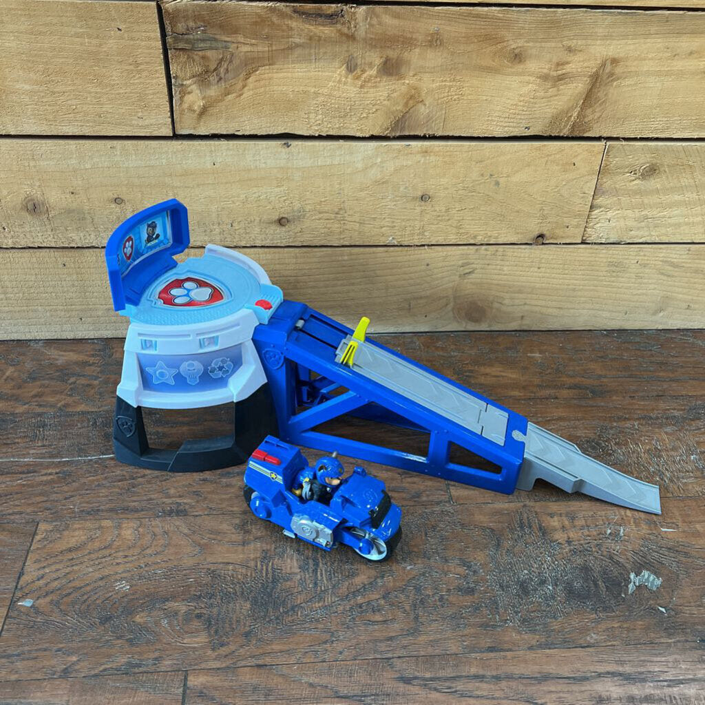 Moto Pups Moto HQ Playset & Chase