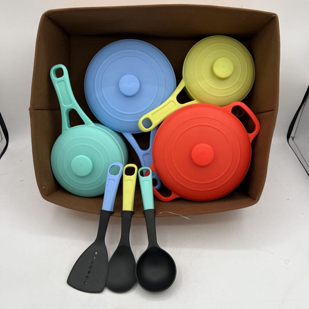 Plastic Pot Set with 3 Utensils