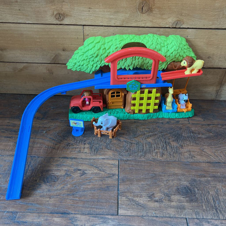 Animal Zoo Playset with Lights/Missing Guy