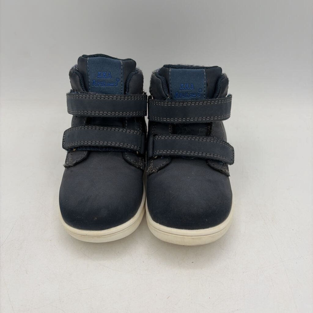 Padded Collar Boots: Size 7/7.5