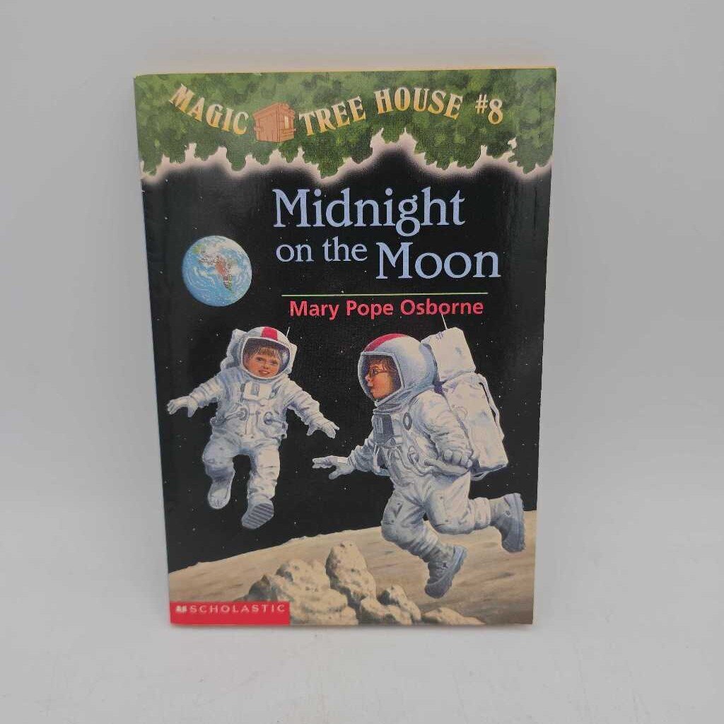 Magic Tree House: Midnight on the Moon #8