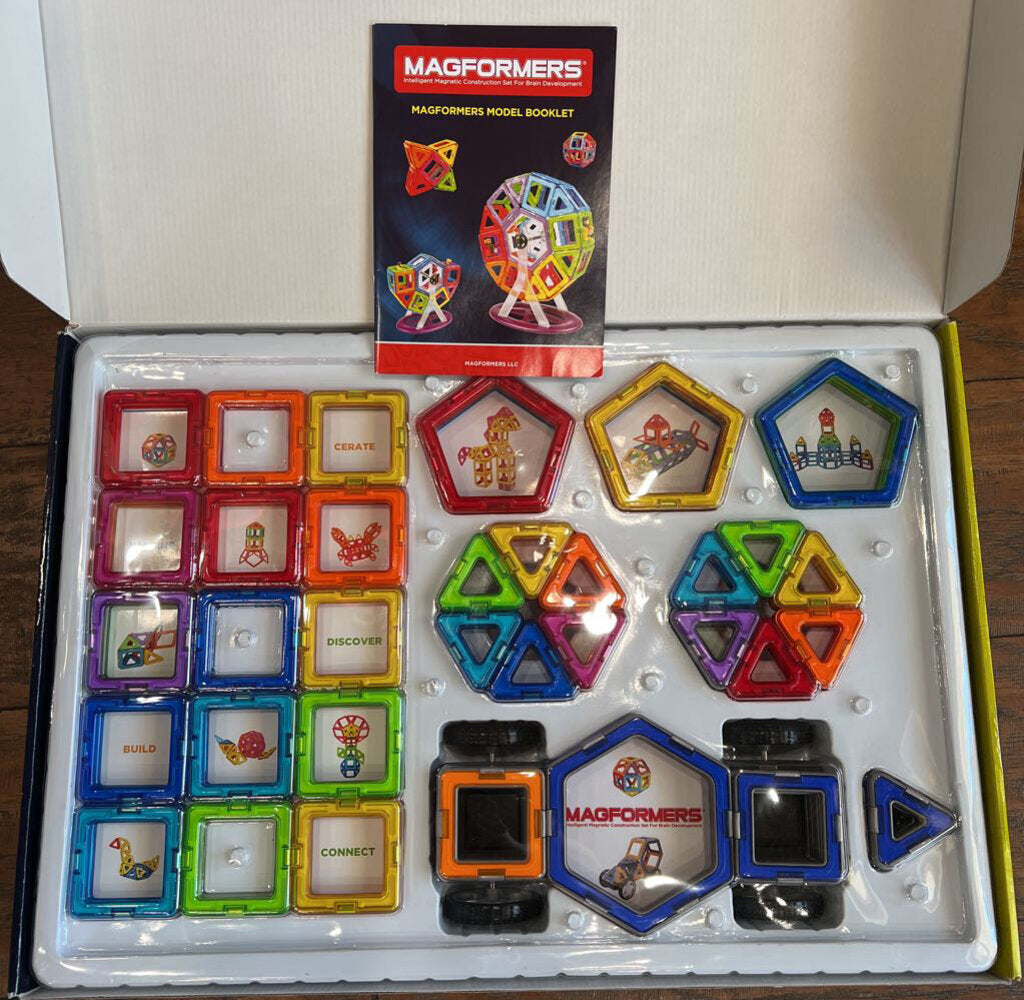 Challenger Deluxe Set Magnetic Tiles