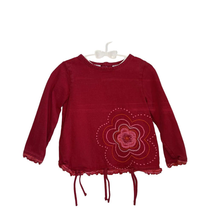 Pullover w/Ruffle & Applique