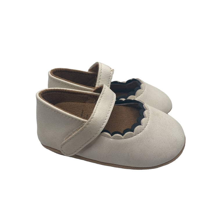 Soft Sole Mary Janes w/Scallop Edge