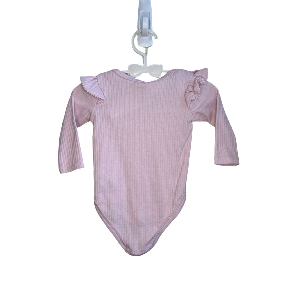 LS Onesie / Flower w Ruffle Shoulders